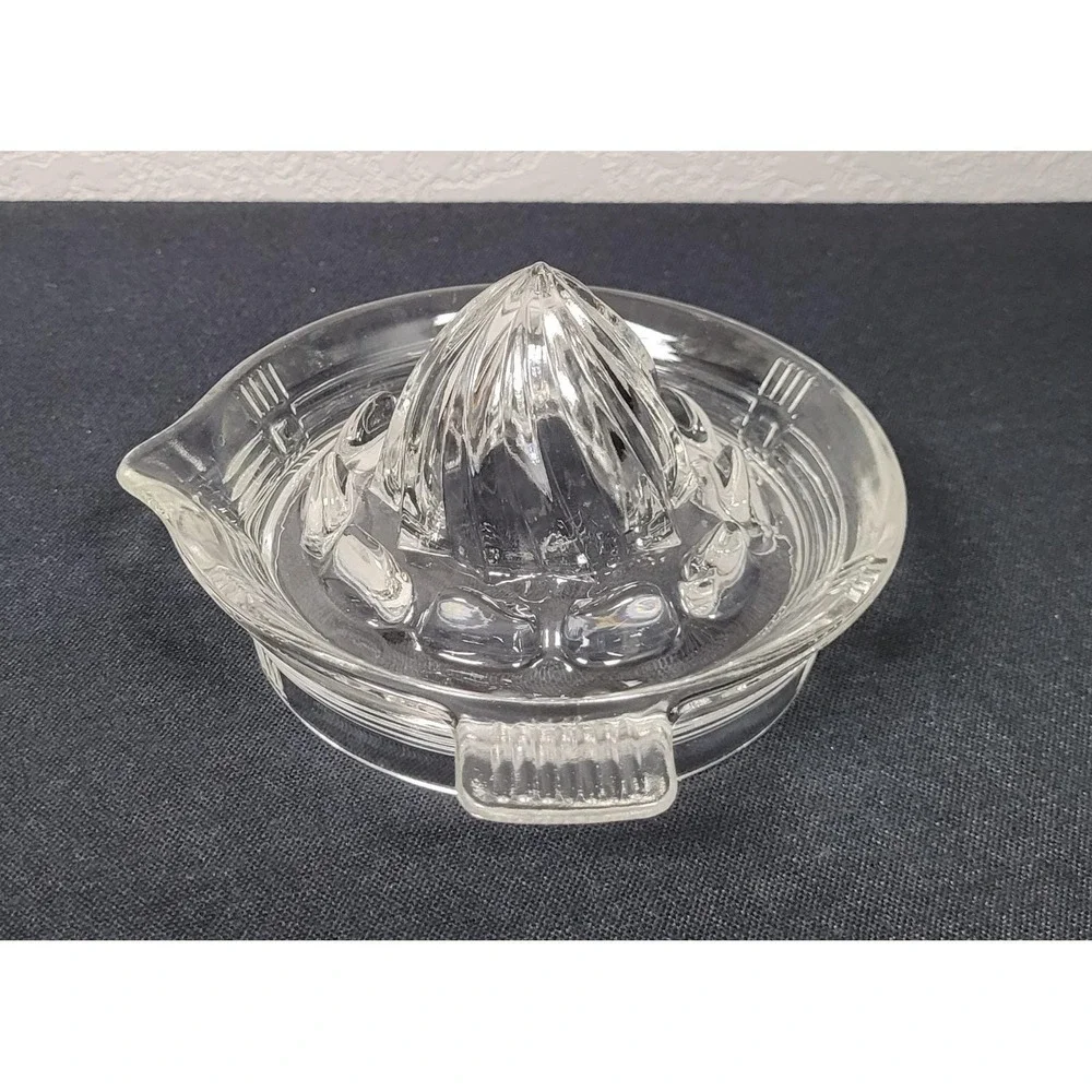 Clear Heavy-duty Pressed Glass 6 inch Manual Citrus Juicer/Reamer Vintage 1940s